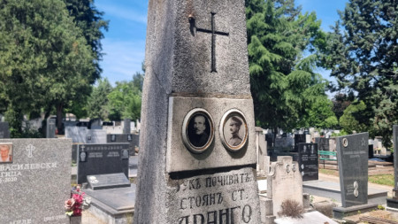 На гроба на полковник Борис Дрангов, централните гробища в Скопие 