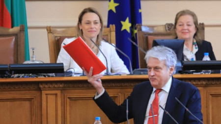 Interior Minister Boyko Rashkov in parliament