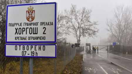 Унгария предупреди Сърбия, че няма да допуска в страната нелегални имигранти.