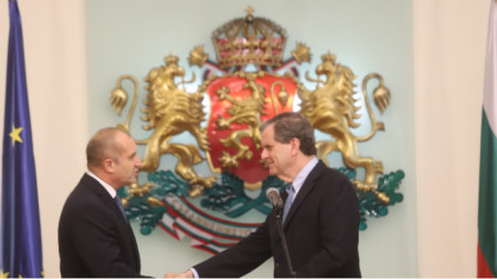 David Harris (R) with President Rumen Radev