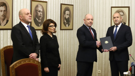 President Rumen Radev (first right) handing a mandate to GERB-SDF to form a government in Sofia, December 5, 2022.