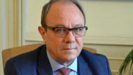 Акад. Юлиан Ревалски 