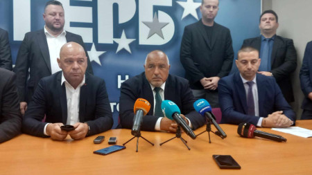Костадин Димитров (вляво) е кандидатът на ГЕРБ за кмет на Пловдив