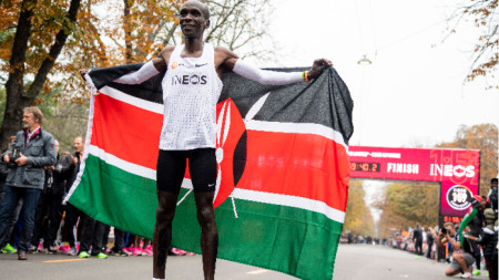 Резултатът на кениеца обаче няма да бъде признат за световен рекорд