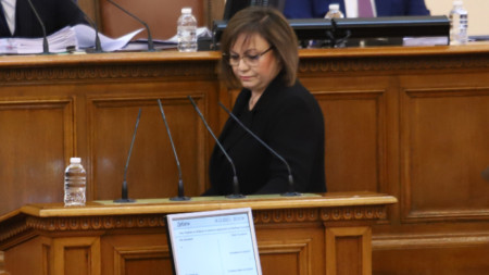 Корнелия Нинова в НС - 14 декември 2022 г.