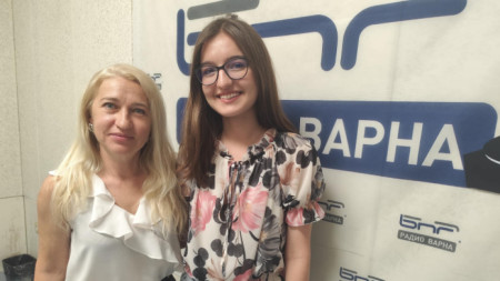 Даниела Цочева - иницатор на проекта и Йоана Василева - участничка