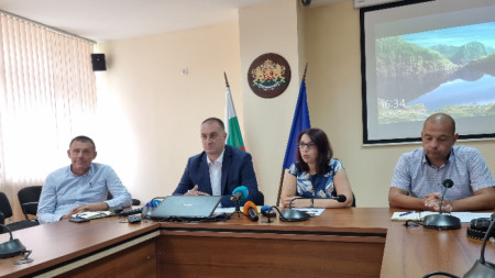 Заседание на Областната епизоотична комисия в Кърджали заради случаите на чума по дребните преживни животни в съседна Гърция. 