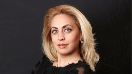 Станислава Момекова