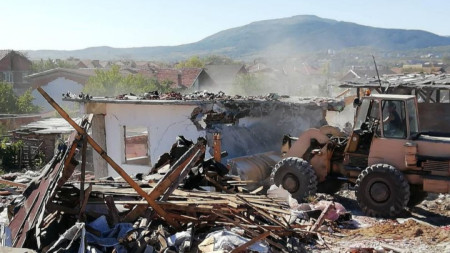 Събарянето на къщите в ромския квартал „Изток“ на Кюстендил.