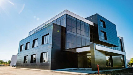 В Пловдив се открива Производствено развоен център на компанията ОПТИКС АД  Тя