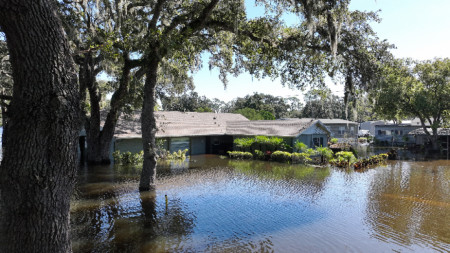 Наводнение след урагана Йън в квартал в Орландо, Флорида, САЩ, 30 септември 2022 г.