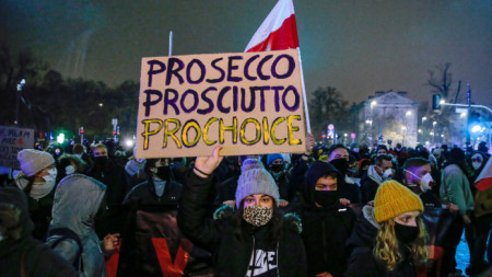 Протест във Варшава срещу забраната за абортите, 28 януари 2021 г. 