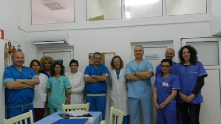 Д-р Алексиев като завеждащ отделението по хирургия в болницата
