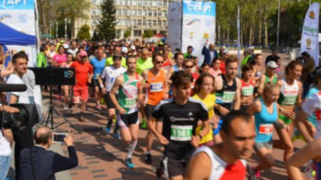 Стотици атлети взеха участие в маратона на Варна