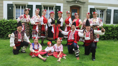 Български танцов състав в Берн