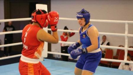  Алейна Мехмед загуби дебютния си двубой на Световното първенство по бокс в Ливърпул