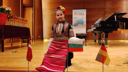 Единайсетгодишната Габриела Иванова е българско момиче което дели ежедневието си