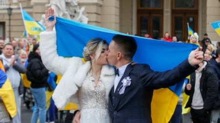 Сватба в осбоводения от руска окупация град Херсон - 11 ноември 2022