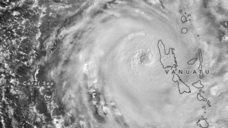 Сателитно изображение на тропическия циклон Харолд.