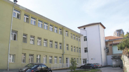 Комплексният онкологичен център във Велико Търново се нуждае от близо