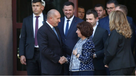 Presidentja maqedonase Gordana Siljanovska dhe presidenti bullgar Rumen Radev