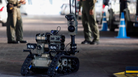 Робот за обезвреждане на взривни устройства на изложение в Тайланд, 3 ноември 2019 г.