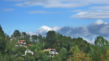Панорамен изглед към село Орешак