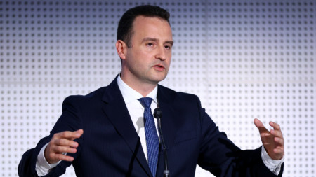 Министърът на енергетиката Жечо Станков на конференцията RE-Source Southeast 2025, посветена на корпоративното снабдяване с възобновяема енергия, София,  21 май 2025 г.