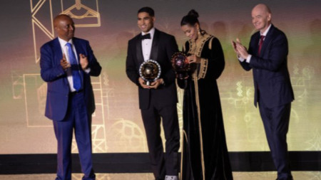 Ашраф Хакими и Гилейн Чебак с призовете за най-добри футболисти при мъжете и жените в Африка