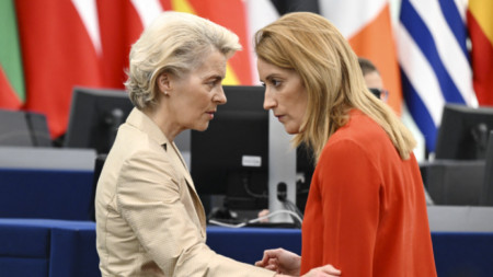 Avrupa Komisyonu ve Avrupa Parlamentosu Başkanları Ursula von der Leyen ve Roberta Metsola.