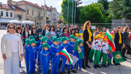 Най-малките участници тръгват по стъпките на Ботевата чета.