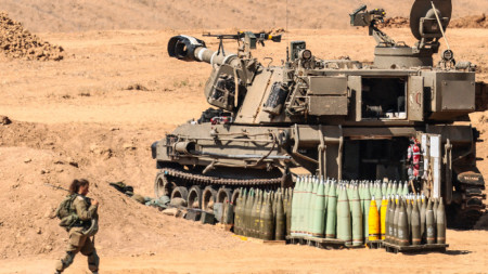 Израелска самоходна гаубица тип M109 близо до границата с Газа, 25 октомври 2023 г.