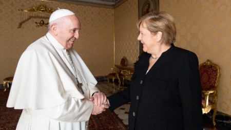 Ангела Меркел разговаря с папа Франциск за последен път в