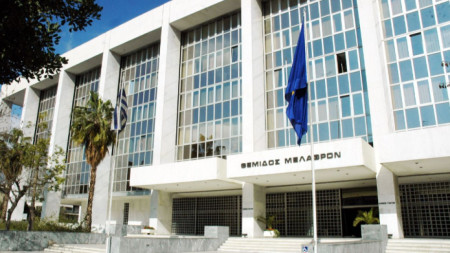 Съюзът на здравните работници в Гърция внесе иск във Върховния