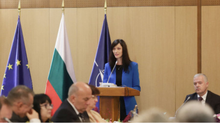 Вице-премьер, глава МИД на встрече с руководителями болгарских заграничных представительств
