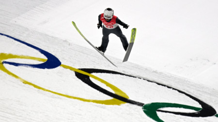 Владимир Зографски преодоля квалификацията по ски скок на голямата шанца