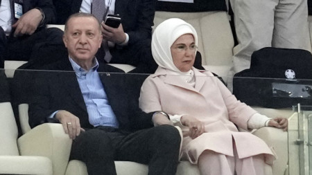 Президентът на Турция Реджеп Тайип Ердоган и съпругата му Емине Ердоган на футболен мач между отборите на Турция и Уелс в Баку, Азербайджан, 16 юни 2021 г.