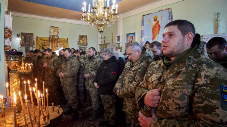 Църковна служба в селището Глушкивка край Купянск, 7 януари 2023 г.