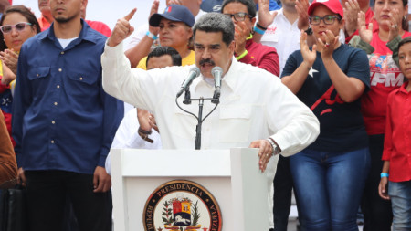 Николас Мадуро говори на митинг в Каракас