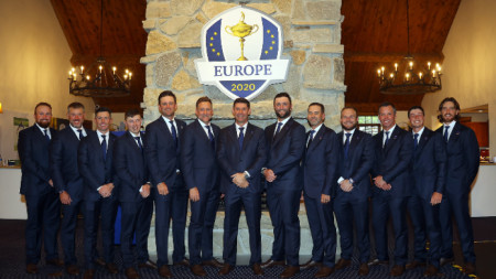 Отборът на Европа на официалната вечеря преди началото на турнира.