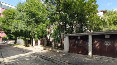 Улица Съединение в квартал Гео Милев в София е дълга