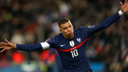 Франция си гарантира участие на Световното първенство в Катар догодина