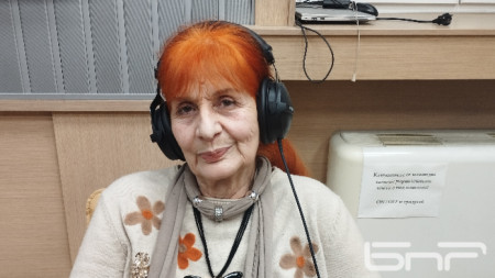 Надя Попова 