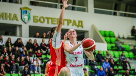 България спечели с 66:62 т. срещу Черна гора
