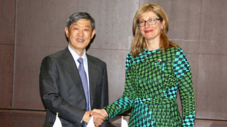 Екатерина Захариева и Шиничи Китаока, - президент на Японската агенция за международно сътрудничество.