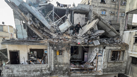 Унищожена при израелски въздушен удар къща в бежански лагер в Рафах, 27 февруари 2024 г. 