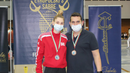 Емма Нейкова с нейния треньор.