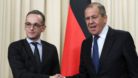 Външните министри на Германия Хайко Маас (вляво) и на Русия Сергей Лавров се срещнаха в Москва