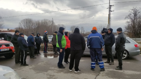 Земеделски производители протестираха на изхода на Кюстендил на пътя за