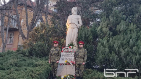 Във Велико Търново е единственият в страната паметник на Левски, където Апостолът е изправен на бесилката